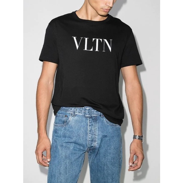 VLTN เสื้อยืดสีดําท็อป