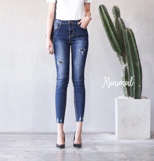 High waist jeans with rips