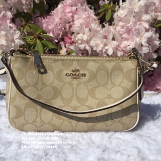 Coach Pouch สีขาว พร้อมส่งค่ะ สีนี้หายากแล้วนะคะ