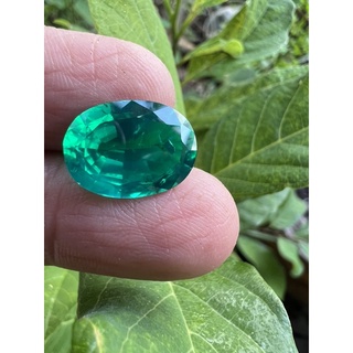 พลอย columbiaโคลัมเบีย Green  Emerald มรกต very fine lab made EMERALD shape 11x15 มม mm.