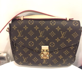 กระเป๋าสะพาย LV หนังแท้