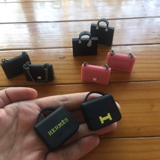 กระเป๋าตุ๊กตาบลายธ์ บาร์บี้ พร้อมส่ง เป็นยางแข็งค่ะ ไม่รวมตุ…