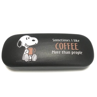 SNOOPY B  กล่องแว่น กล่องแว่นตา GLASSES CASE ลาย SNOOPY  B สนูปปี้   น่ารัก ตลับแว่น ผลิตจากวัสดุอย่างดี    BY PMYL SHOP