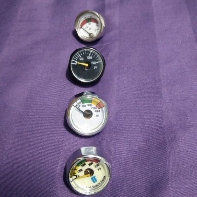 เกจวัดแรงดันใส่วาล์วดับเพลิงขนาดเกลียว10มม.ขนาด400psi1500psi3000psi3500psi