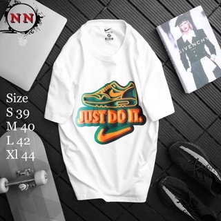 nike เสื้อยืดแขนสั้น