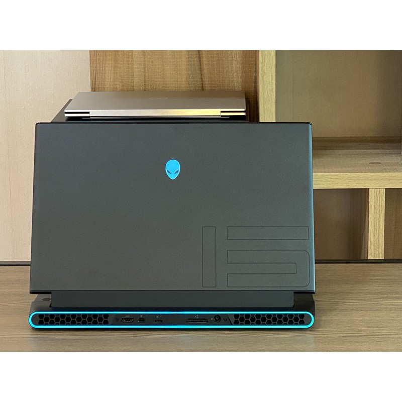 DELL Alienware m15 R3 i7-10750H SSD512GB RAM32GB RTX 2070 (8GB GDDR6)สีเทามือสองประกันศูนย์