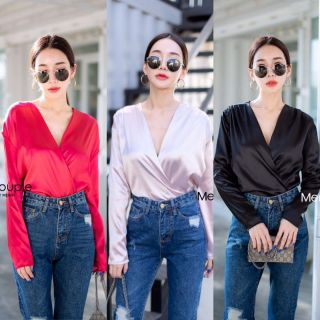 เสื้อแขนยาว คอวีเนื้อผ้าซิลซาติน