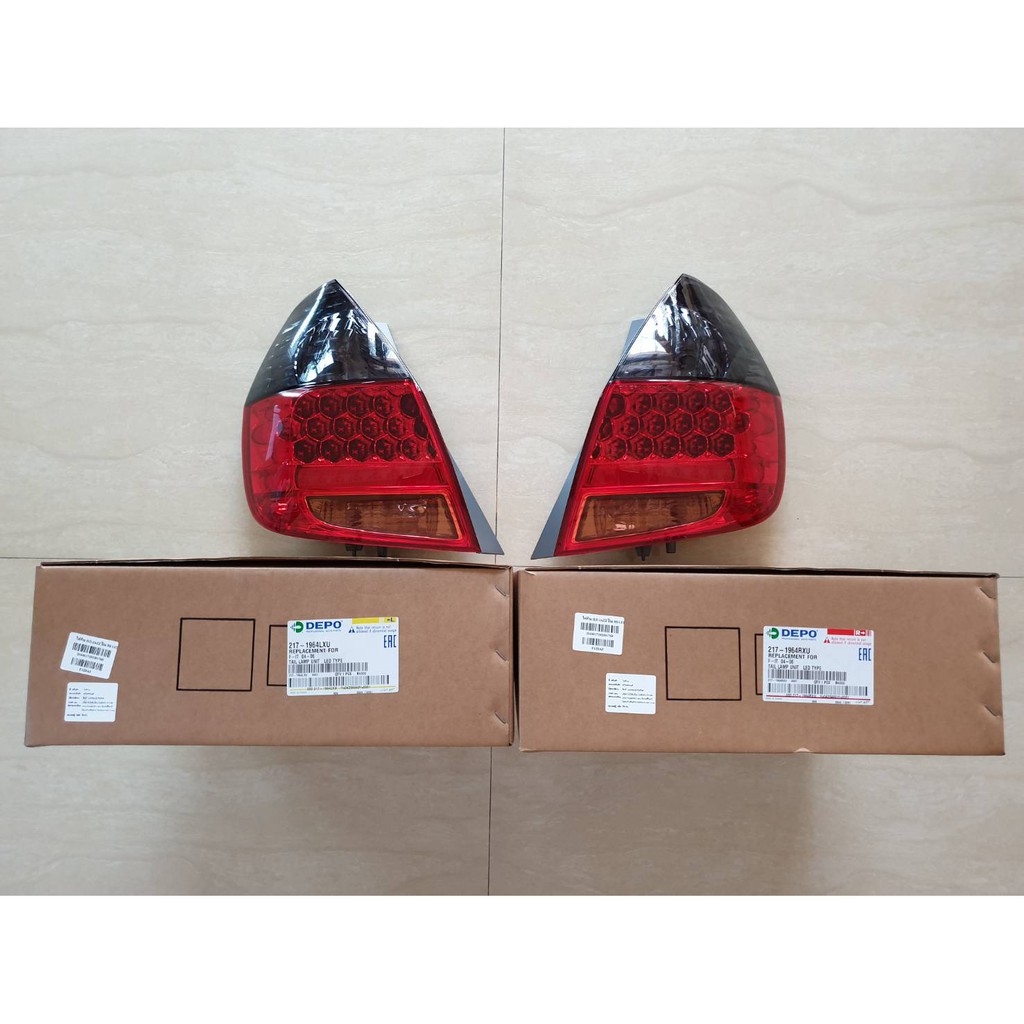 ไฟท้าย HONDA JAZZ ปี2004-2006 LED ไต้หวัน ข้างLH-RH คู่ละ 5600บาท