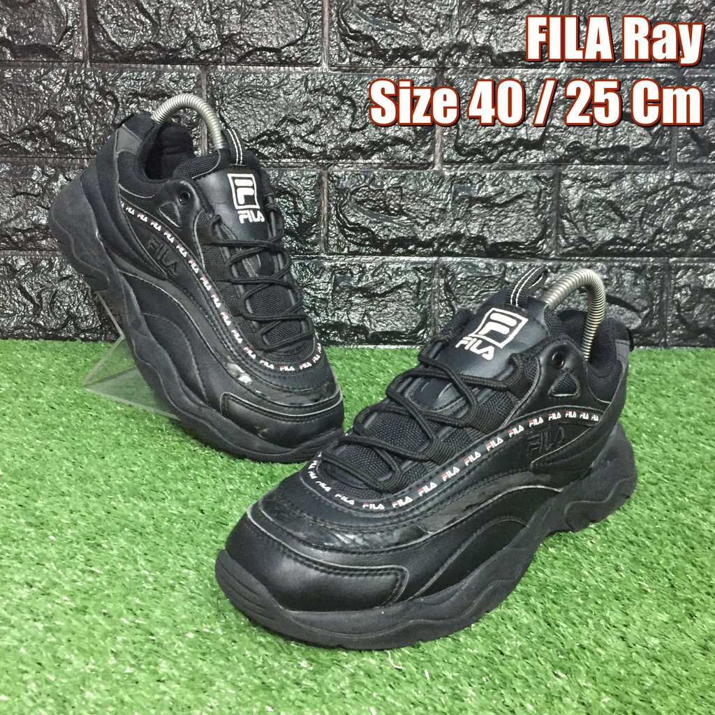 FILA Ray รองเท้าผ้าใบมือสอง