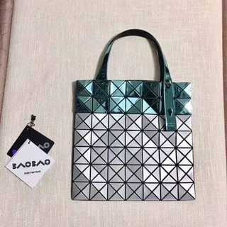 BAO BAO ISSEY MIYAKE PLATINUM MERMAID BI-COLOUR PVC SHOPPING TOTE BAG SS20 กระเป๋าถือ ทรงช้อปปิ้ง บาวบาวอิซเซ่มิยาเกะ