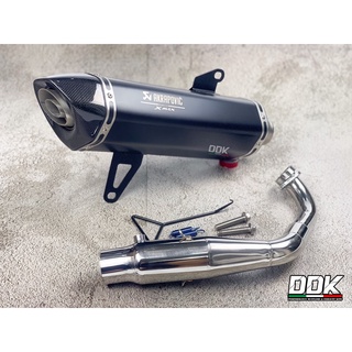 ท่อแต่ง Xmax300 (2018-2023) ปลายท่อตรงรุ่น คอบอมสแตนเลส Akrapovic 18 นิ้ว เลสสีดำ ปากคาร์บอนเคฟล่าแท้ โลโก้เลเซอร์