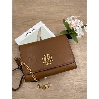 (ผ่อน0%) กระเป๋าสะพายข้าง Tory Burch Britten Chain Wallet Leather Crossbody Moose 80100 หนังแท้ สีน้ำตาล สายโซ่ woc