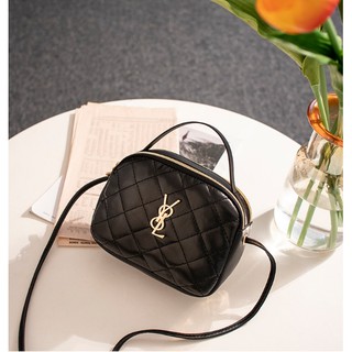 YSL9กระเป๋าแฟชั่นสะพายข้าง กระเป๋าถือแฟชั่น กระเป๋าผู้หญิง กระเป๋าหนังPUอย่างดี ดีไซน์สวย ทรงน่ารัก  ขนาด 14*17*7cm