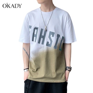 OKADY เสื้อยืดแขนสั้นผู้ชายฤดูร้อนเวอร์ชั่นเกาหลีไล่โทนสีบุคลิกภาพแฟชั่นยอดนิยมลำลองรูปแบบตัวอักษรหลวมแขนสั้น