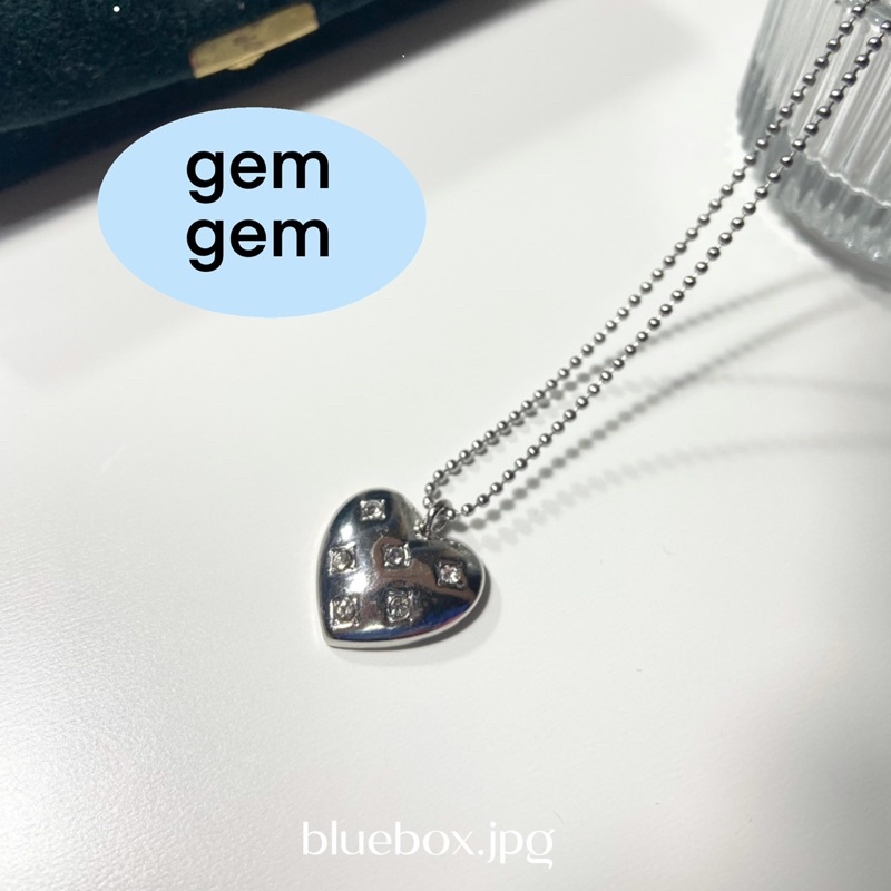 gem gem necklace 💍✨ gold สร้อยคอจี้รูปหัวใจกำลังมาแรง ใส่กับชุดแท้ๆ มินิมอลก้เก๋ไปอีกแบบ - Bluebox.j
