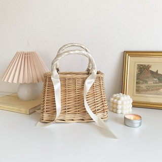 Rattan vintage basket - ตะกร้าหวายพร้อมริบบิ้น