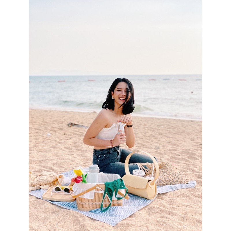 เกาะอก crops ผ้ายืดสีขาว