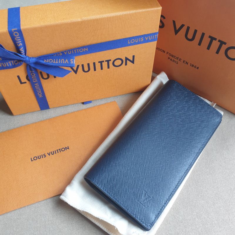 Louis Vuitton LV brazza men wallet