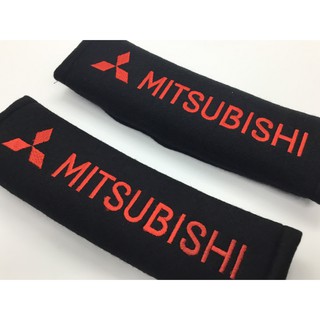 นวมหุ้มสายเข็มขัดนิรภัย หุ้มเบลท์ นวมหุ้มเบลท์ นวมหุ้มสายเบลท์ ลาย MITSUBISHI สีดำตัวหนังสือสีแดง