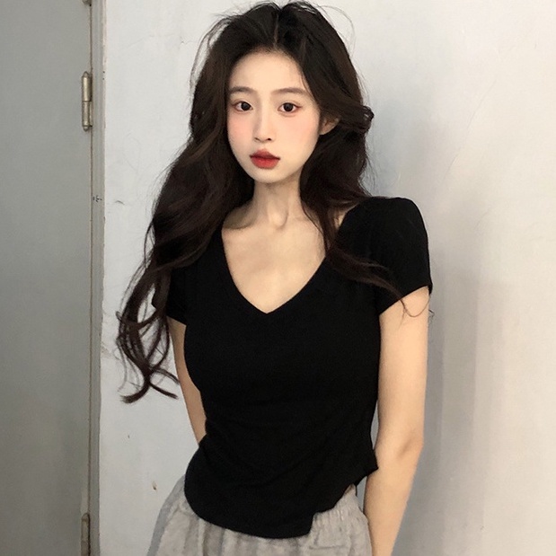 【WJZ】เสื้อยืดคอวีแขนสั้นลายทางสีพื้นสไตล์เกาหลีสำหรับผู้หญิง【6757】