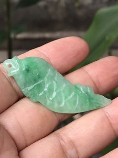 39.76Ct. จี้หยกเขียวธรรมชาติ Awesome Natural HUGE Green Jade MaeSai