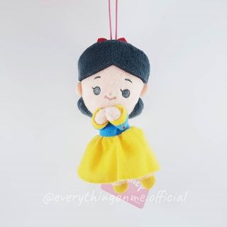 (พร้อมส่ง) พวงกุญแจ ที่ห้อยตุ๊กตา Disney - สโนไวท์ Snow White l แท้ 🇯🇵