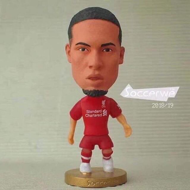 รูปปั้นนักเตะ Van Dijk