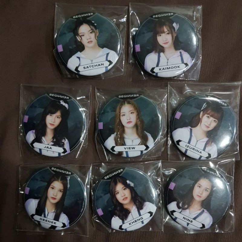 เข็มกลัด bnk48 beginner