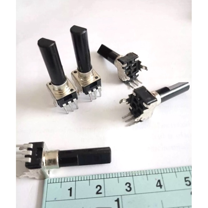 (แพ็ค5ตัว) B100K 3ขา B104 100KB วอลลุ่มมิกเซอร์3ขา สีดำ แกนยาวประมาณ23mm VRมิกเซอร์ วอลลุ่มมิกซ์ B10