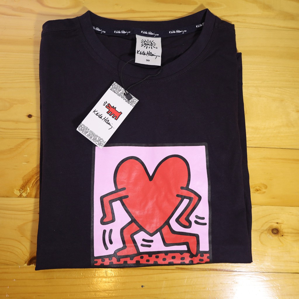 T shirt  เสื้อยืด KEITH HARING - Heart Dancing LOVE  ศิลปินสตรีทอาร์ตชื่อดัง ของใหม่ ของแท้ ผ้านิ่ม M รอบอก 102