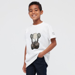 Uniqlo เสื้อยืด คอกลม แขนสั้น พิมพ์ลาย KAWS สําหรับเด็กผู้ชาย ผู้หญิง (UT) 446313/4463148843