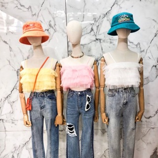 Fluffy 3ce crop top   สายเดี่ยวแต่งระบายฟูสุดน่ารัก แบ๊วๆเกาๆ Korea สไตล์ ใส่สบายผ้าไม่คัน แมลกับยีนหรือ