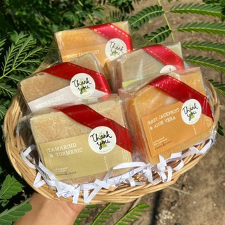 Set Nature oil soap ชุดสบู่น้ำมันธรรมชาติ ขนาด 100 g. สบู่hand made ทำจากน้ำมันธรรมชาติและสมุนไพรพื้นบ้านที่ปลูกเองในสวน