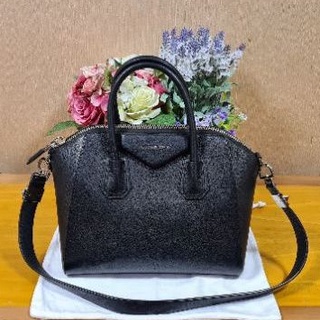 GIVENCHY Small Sugar Antigona Black (very good condition)