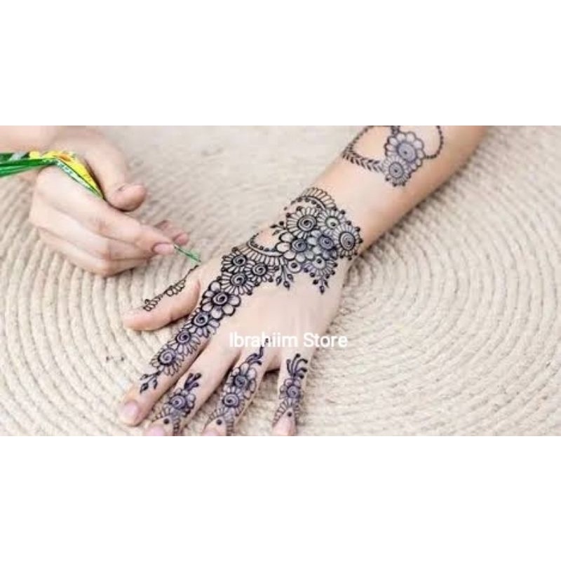 MAHENDI มือสีดํา HENNA BRIDAL HAND HENNA GOLECHA HAND HENNA