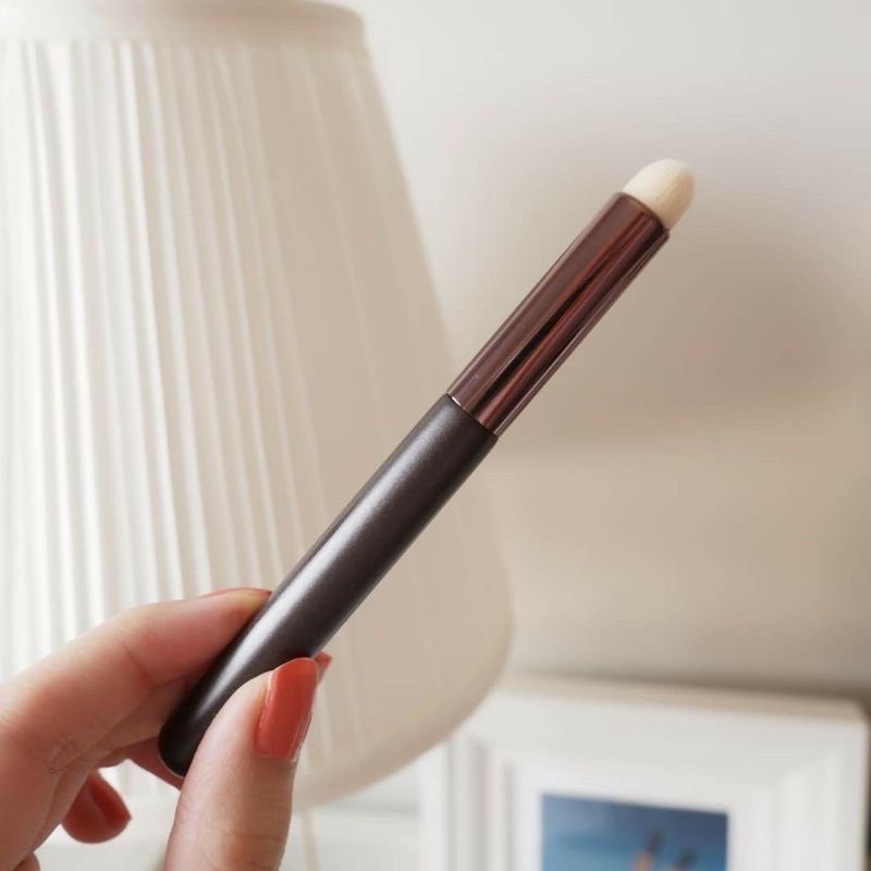 พร้อมส่ง/ส่งไว แปรงเกลี่ยลิป ขนนุ่ม แปรงเบลนลิป แปรงเกลี่ยลิปฟุ้ง เกลี่ยใต้ตา