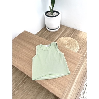[phoebe.only] Shining Top - เสื้อกล้าม / สายเดี่ยว สีเขียว เว้าหน้า