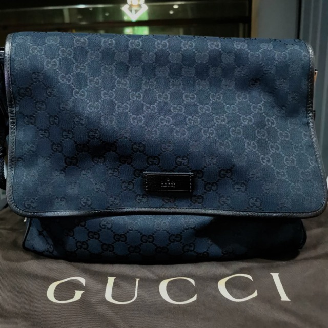 กระเป๋าสะพายข้าง Gucci ของแท้