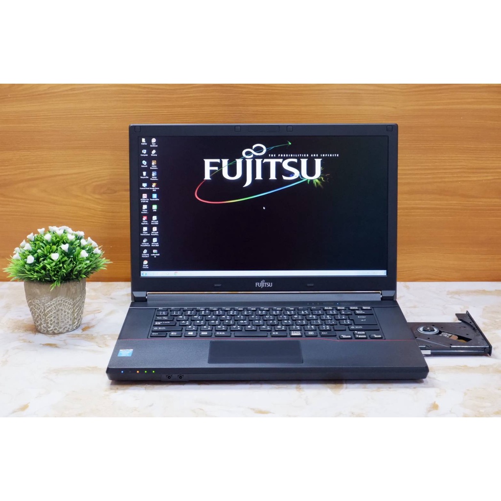 โน๊ตบุ๊ค มือสองสภาพดี โน๊ต Fujitsu A574 CORE i5 gen4 RAM4GB HDD500GB