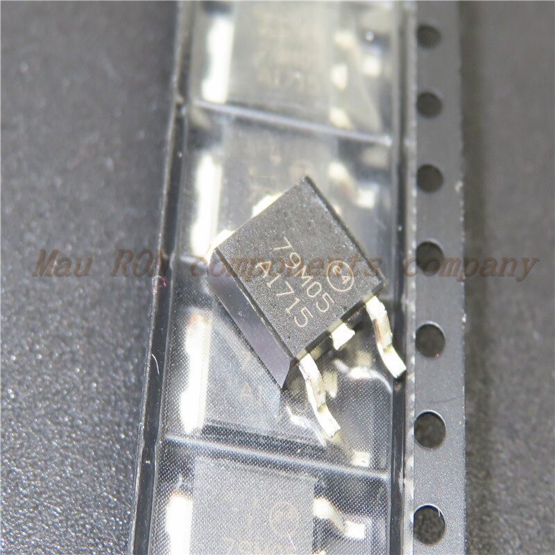 10 ชิ้น/ล็อต MC79M05CDT to252 7905 79M05 ชิปแพทช์แรงดันไฟฟ้าเชิงลบ -5V TO-252 ใหม่