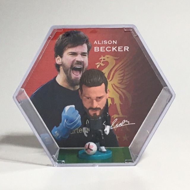 Liverpool โมเดลนักฟุตบอล Alisson Becker พร้อมกล่องอะครีลิค