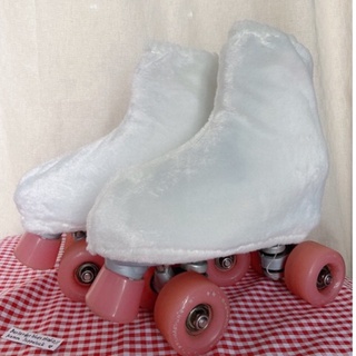 cover skate รุ่นขนนุ่มฟูสีขาว สำหรับคลุมรองเท้าสเก็ต โรลเลอร์สเก็ต ไอซ์สเก็ต กันรอยถลอก เพิ่มความน่ารัก