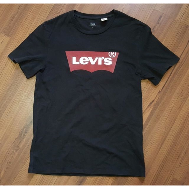 Levi’s เสื้อยืดลีวาย
