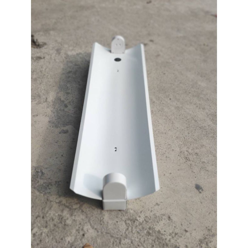โคมโรงงาน 1x18W(1*9w Led) ขาสปริง ใช้ได้ทั้งหลอดฟูลออเรสเซนต์และLED (T8) ยาว60ซม ขานีออนสปริงหน้ากว้าง กระจายแสงดี