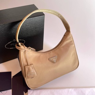 #PradaNylon #Hobobag Grade vip Size 22cm  อุปกรณ์ full box set