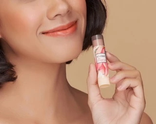 สีผึ้งคำน่อย ดาบุหรง 6 กรัม | ลิปบาล์มมีสี โทนส้มอมแดง ปากชุ่มชื้น สีสวยเป็นธรรมชาติ