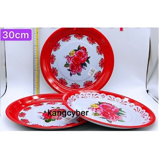 ถาดกลมแดงเคลือบขอบเลส ลายโบราณขนาด 30cm