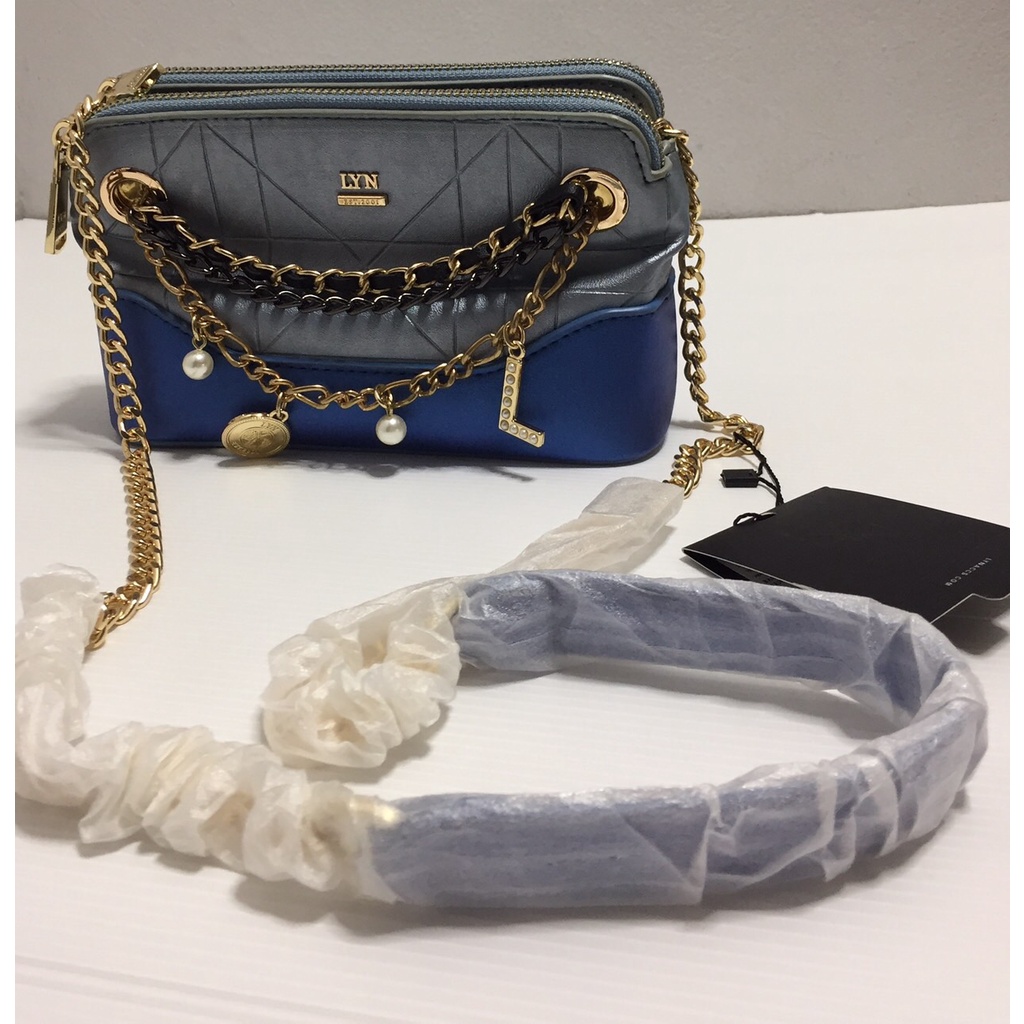 กระเป๋าสะพาย สีน้ำเงินทูโทน กระเป๋าสำหรับผู้หญิง ลุค สวย เท่ห์ เฉี่ยว ดูแพง Lyn แท้