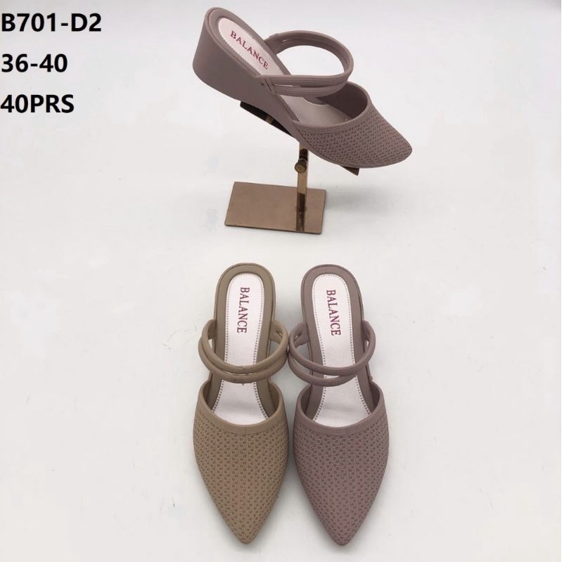 B 701 - D2 BALANCE Women& 39;s Wedge Shoes พร้อมสาย motif