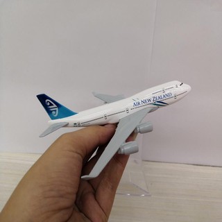 โมเดลเครื่องบิน AIRBUS A380 ทำจากเหล็ก สัดส่วน 1:400 ประตู